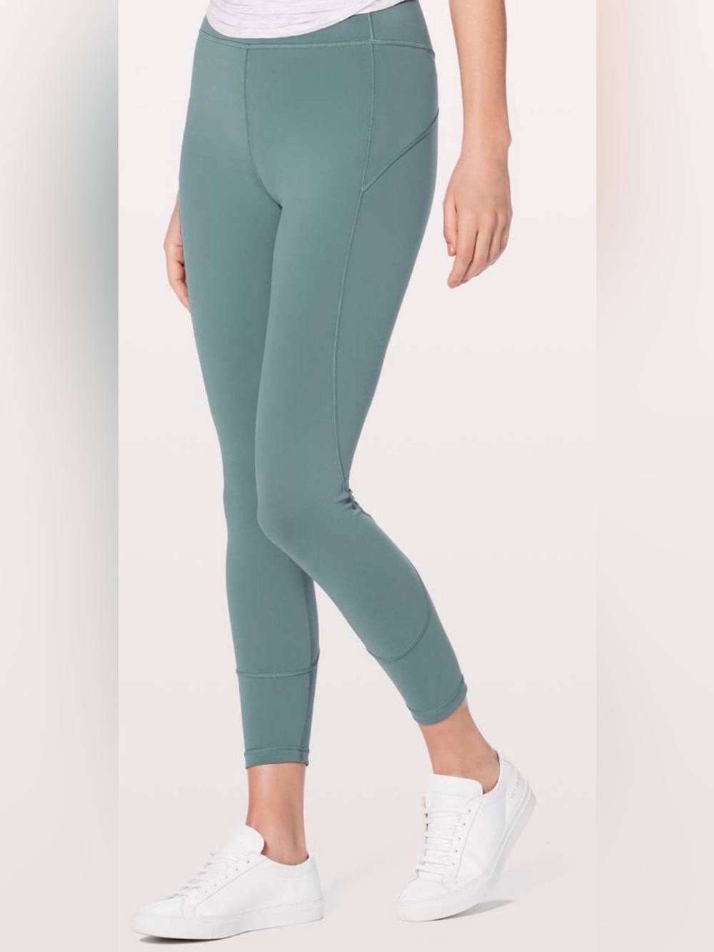 Lululemon In Movement 7/8 Tight *Everlux 25" in Mystic Green
